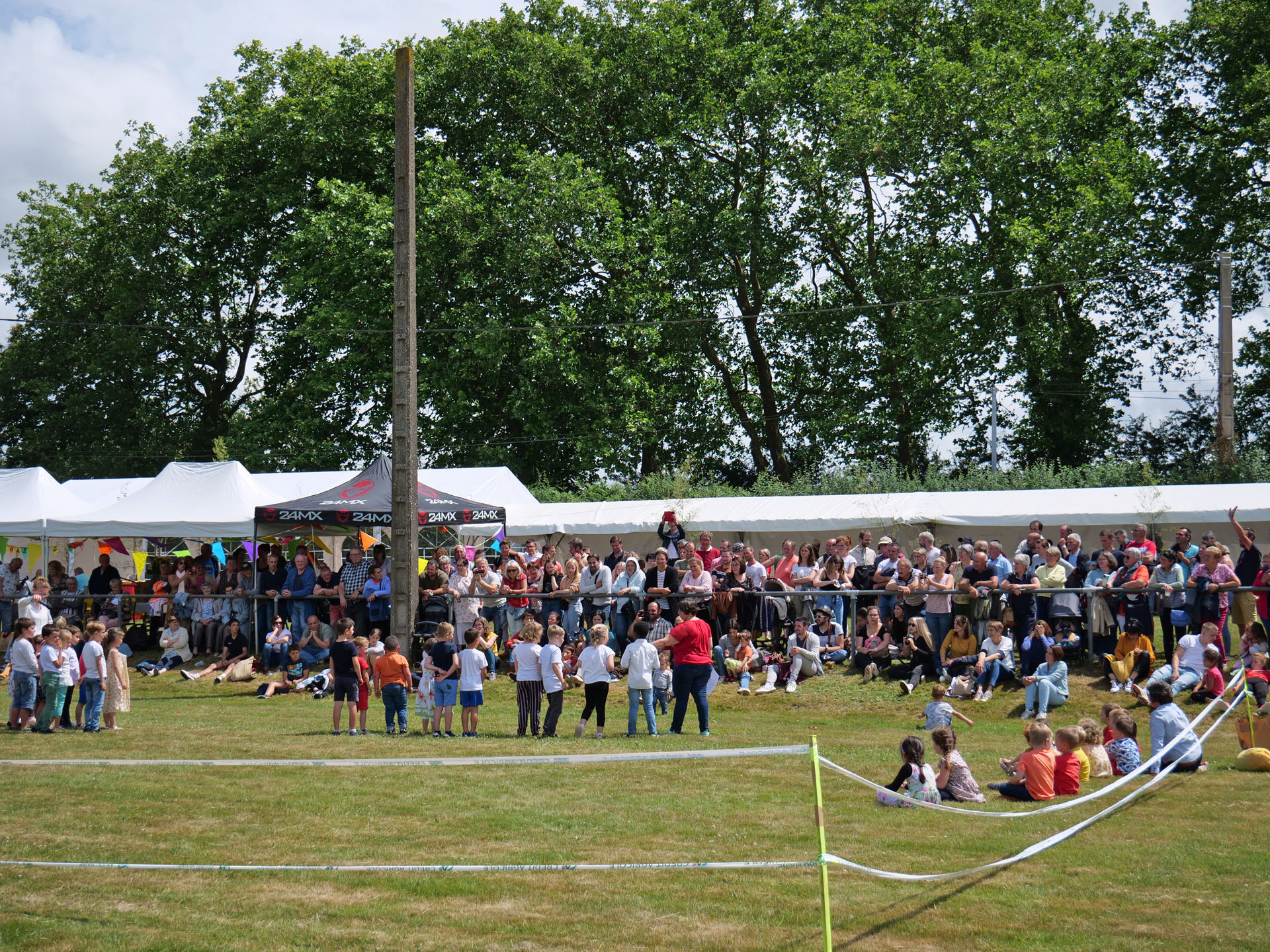 foule de la kermesse
