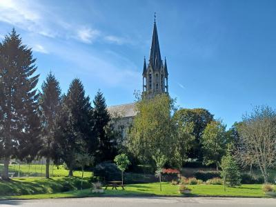 Parc devant l'église